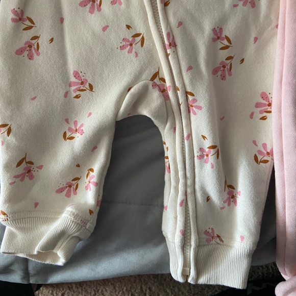 Bundle of 2 Baby Gap One Piece Sweats - Picture 3 of 7